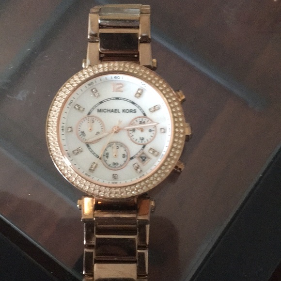 Michael Kors Rose Gold Jewelry set - Picture 2 of 4